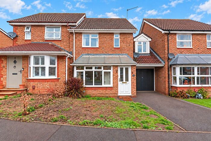 3 Bedroom Semi-Detached House To Rent In Mill Green, Binfield, Bracknell, RG42