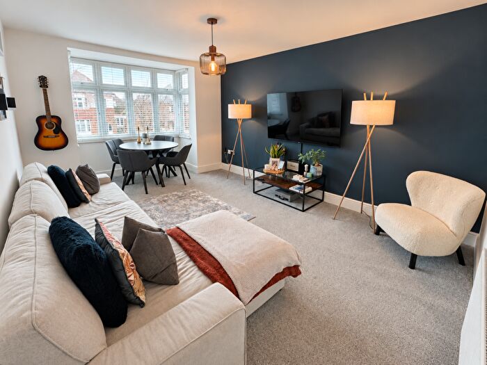 2 Bedroom Flat For Sale In Seafield Road, Southbourne, Bournemouth, BH6