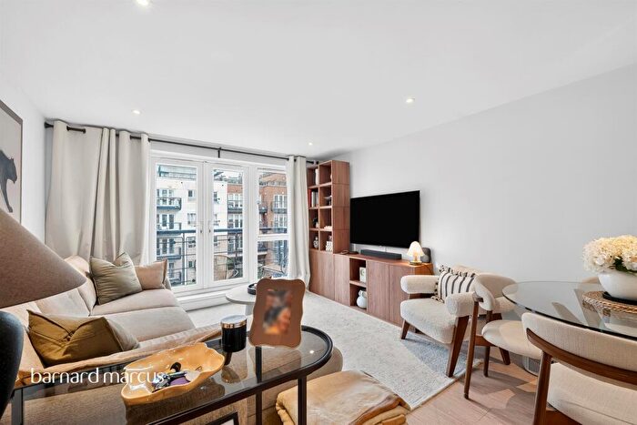 2 Bedroom Apartment For Sale In Royal Quarter, Kingston Upon Thames, KT2