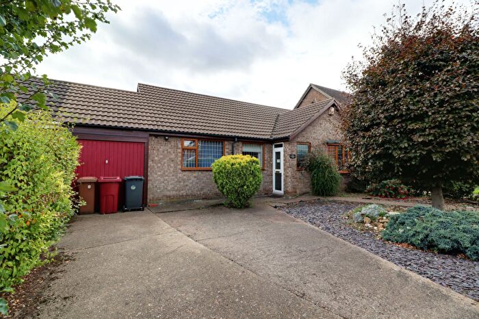 2 Bedroom Detached Bungalow For Sale In Magdalen Close, Scunthorpe, DN16