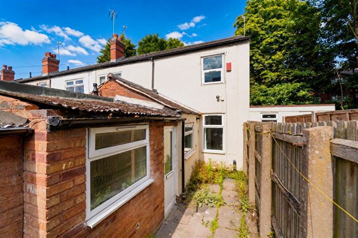 3 Bedroom End Of Terrace House To Rent In Hope Place, Birmingham, B29