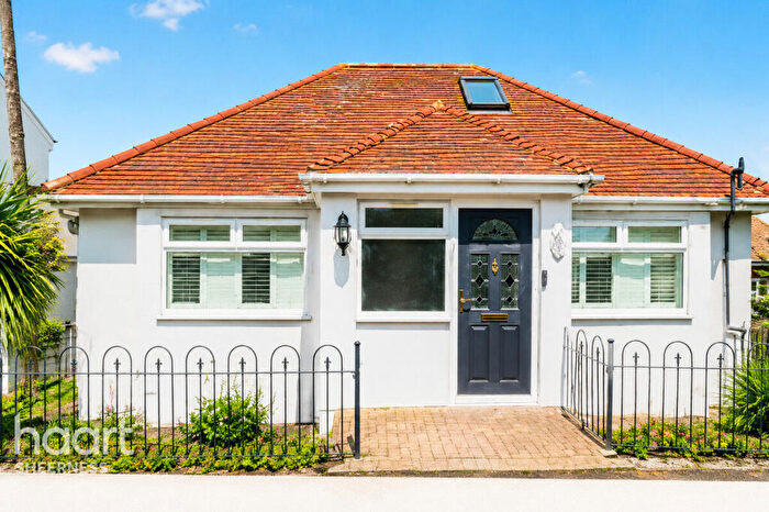 3 Bedroom Bungalow For Sale In Queens Road, Minster, ME12