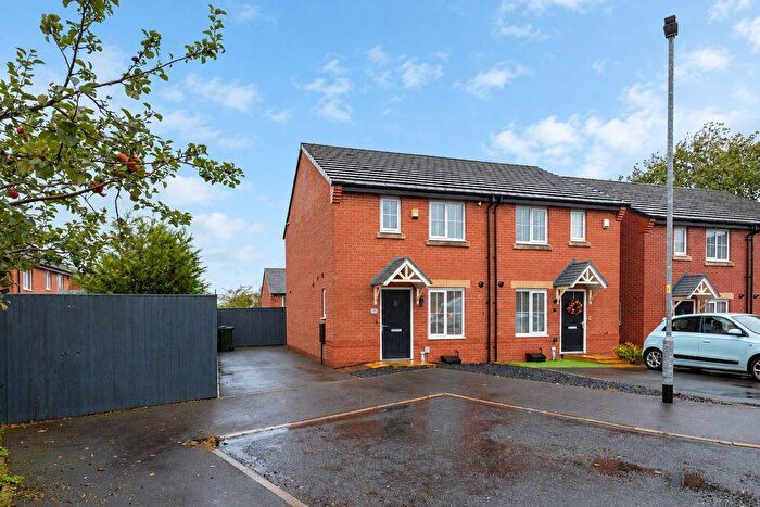 3 Bedroom Semi-Detached House To Rent In Primrose Close, Burscough, L40