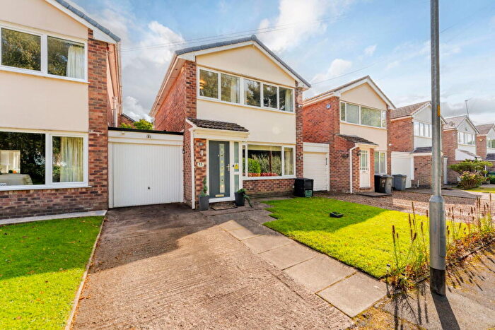 3 Bedroom Link Detached House For Sale In Grangelands, Macclesfield, SK10