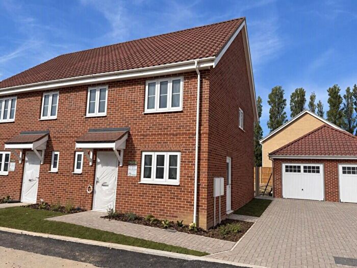 3 Bedroom Semi-Detached House For Sale In Orchard Meadow, Scratby, Great Yarmouth, NR29