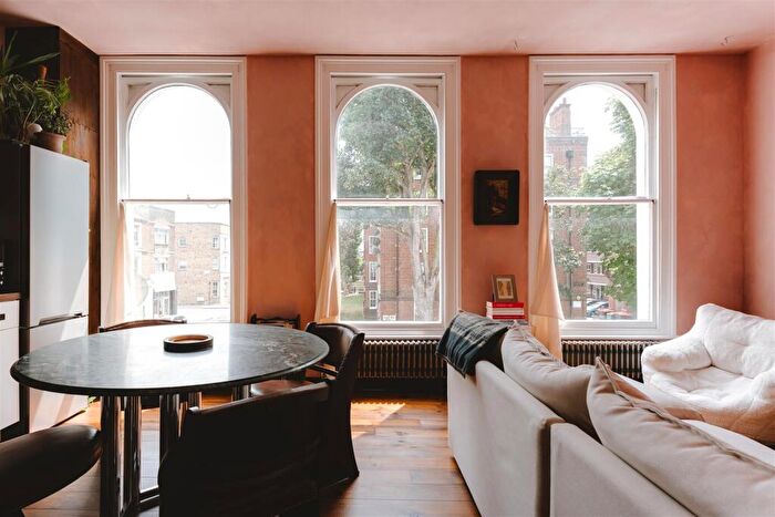 1 Bedroom Flat To Rent In Downs Park Road, Hackney, London, E5