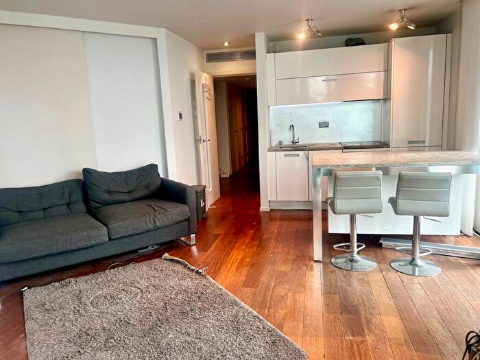 2 Bedroom Apartment To Rent In Beetham Tower, Holloway Circus, B1