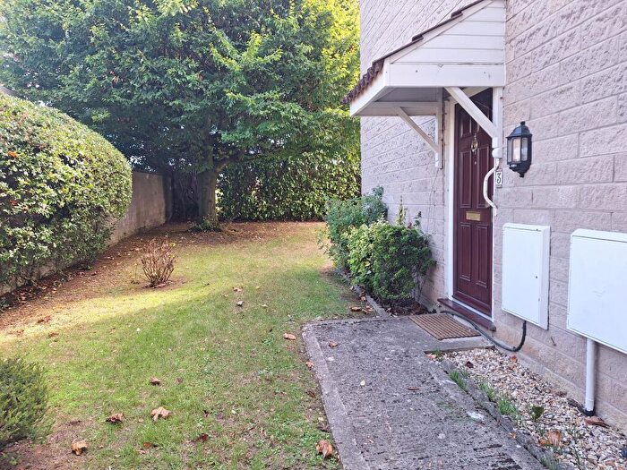 2 Bedroom Flat To Rent In Woodlands, Salisbury Road, Downend, South Gloucestershire, BS16