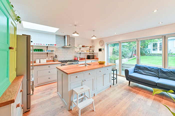 3 Bedroom End Of Terrace House To Rent In Athenlay Road, Nunhead, London, SE15