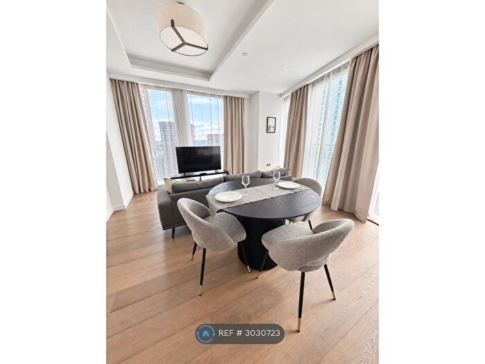 3 Bedroom Flat To Rent In Carnation Way, London, SW8
