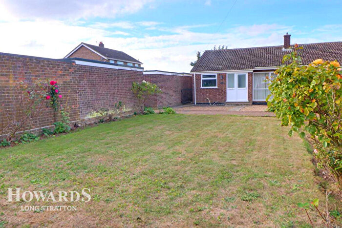 2 Bedroom Bungalow For Sale In St Michaels Road, Long Stratton, NR15