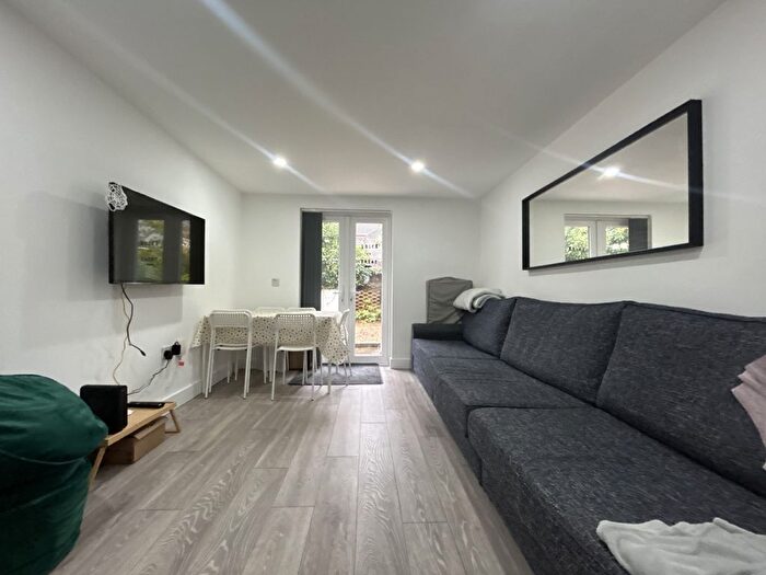 6 Bedroom Terraced House To Rent In Norman Street, Cathays, CF24