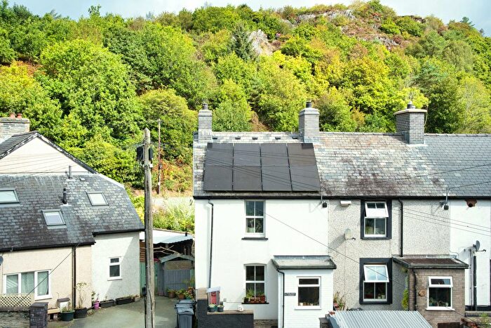 2 Bedroom End Of Terrace House For Sale In Dolanog Villas, Machynlleth, SY20