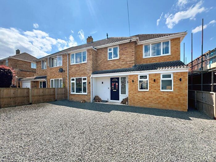 4 Bedroom Semi-Detached House For Sale In Sarajac Avenue, East Challow, OX12