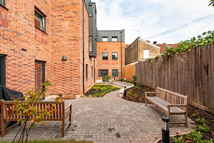 Studio To Rent In Flat, Malago Scholar Quarters, - West Street, Bristol, BS3