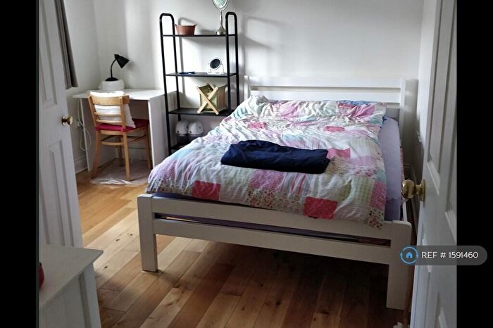 1 Bedroom Flat To Rent In Acacia Close, London, SE8