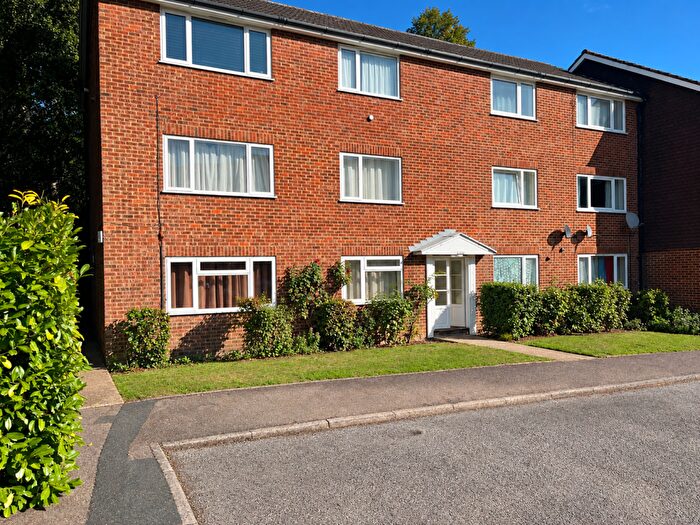 2 Bedroom Flat To Rent In Ridgeway Road, Redhill, RH1