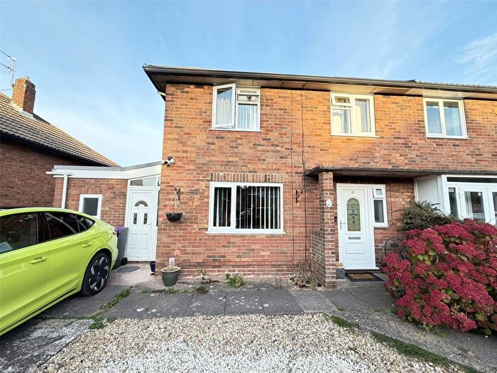 3 Bedroom Semi-Detached House For Sale In Hartshill Avenue, Oakengates, Telford, Shropshire, TF2