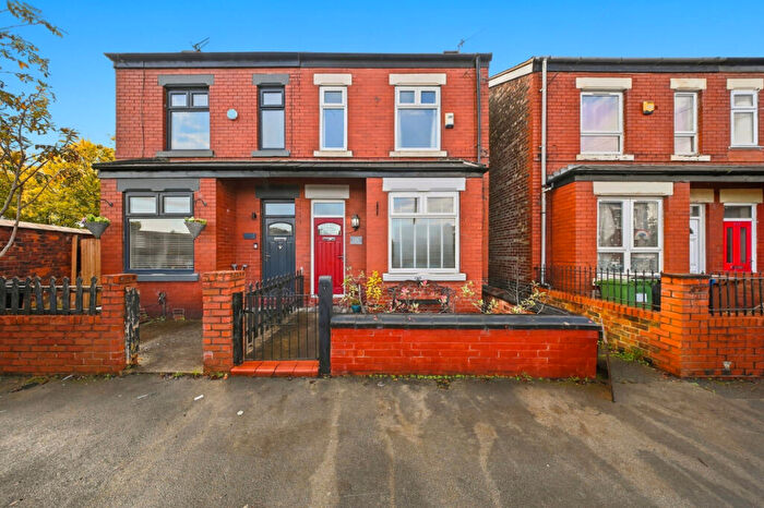 2 Bedroom Semi-Detached House For Sale In Vicarage Road, Stockport, SK3