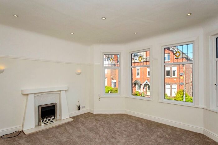 2 Bedroom Flat For Sale In Warwick Drive, Wallasey, CH45