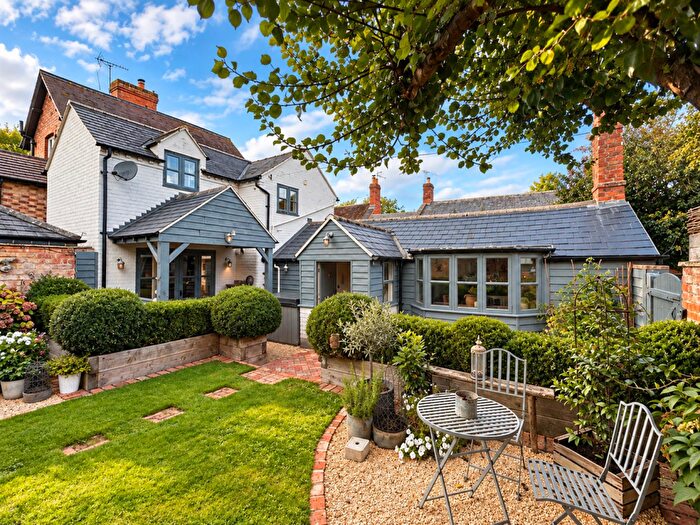 2 Bedroom Character Property For Sale In Stratford Road, Newbold On Stour, Stratford Upon Avon, CV37