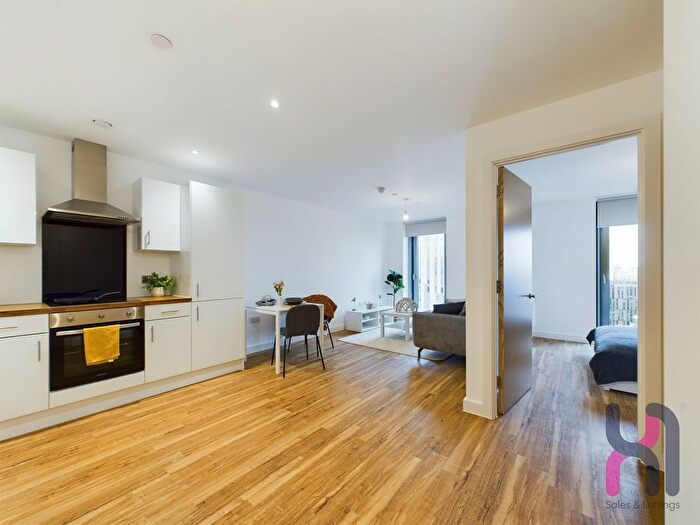 1 Bedroom Flat To Rent In Michigan Point Tower D, Michigan Avenue, M50