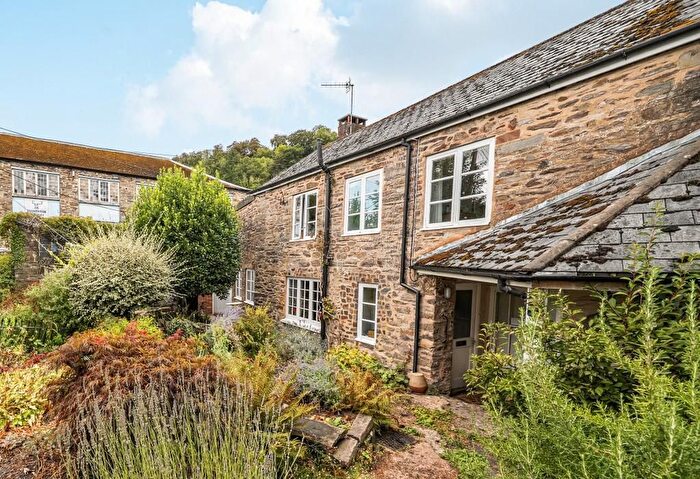 2 Bedroom Semi-Detached House For Sale In Chapel Street, Dulverton, TA22