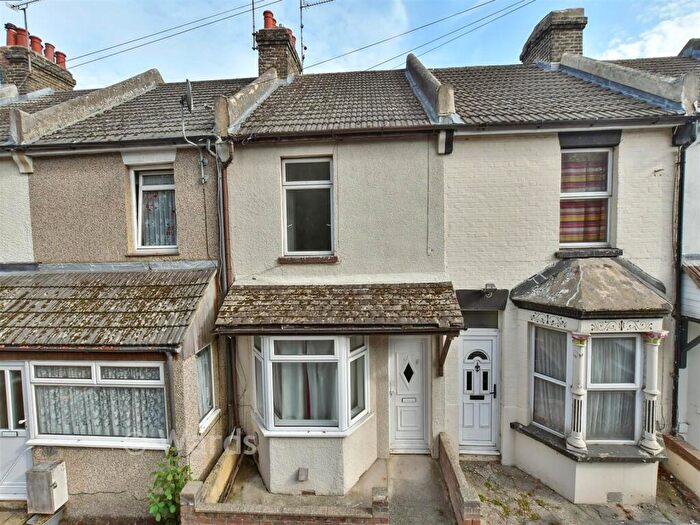 3 Bedroom Terraced House For Sale In Court Lodge Road, Gillingham, Kent, ME7
