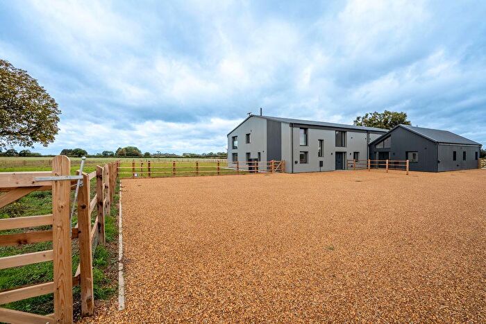 4 Bedroom Barn Conversion To Rent In Mutfordwood, NR33