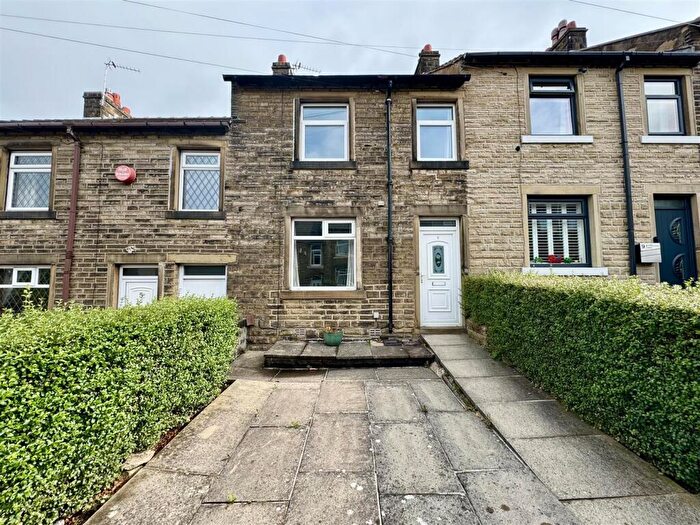 2 Bedroom Terraced House To Rent In Birkhouse Lane, Moldgreen, Huddersfield, HD5
