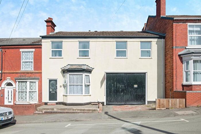 4 Bedroom Terraced House For Sale In Zoar Street, Gornal Wood, Dudley, DY3