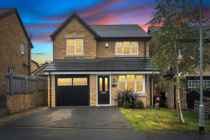 4 Bedroom Detached House For Sale In Wardley Close, Burnley, Lancashire, BB12