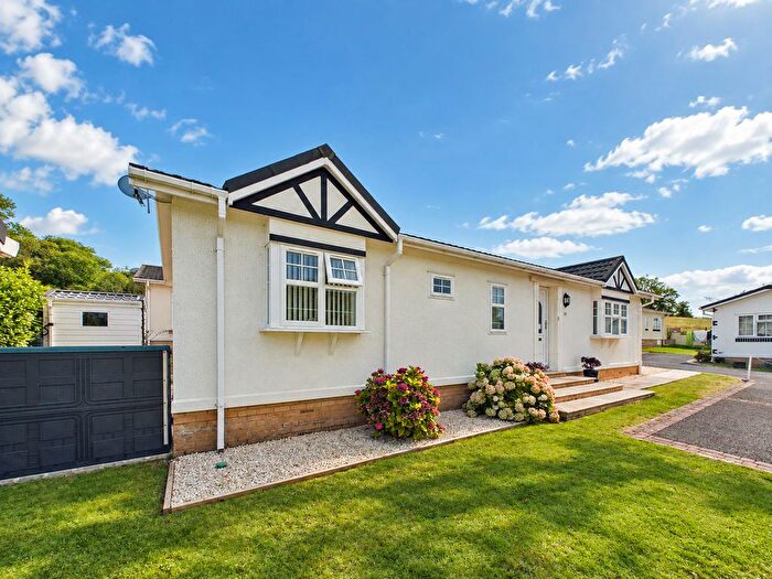 2 Bedroom Mobile/park Home For Sale In The Tides, Doniford, TA23