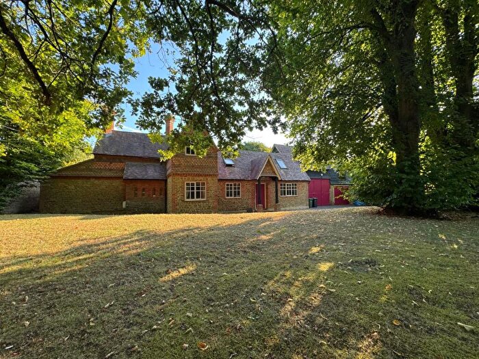4 Bedroom Detached House For Sale In Priorswood, Compton, Guildford, Surrey, GU3