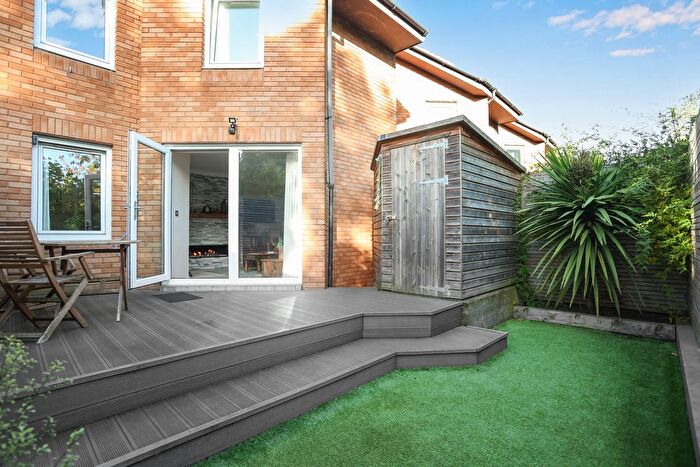 2 Bedroom Terraced House For Sale In Briery Bauks, Newington, Edinburgh, EH8