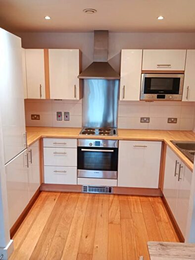 1 Bedroom Flat To Rent In Bute Terrace, Cardiff, CF10