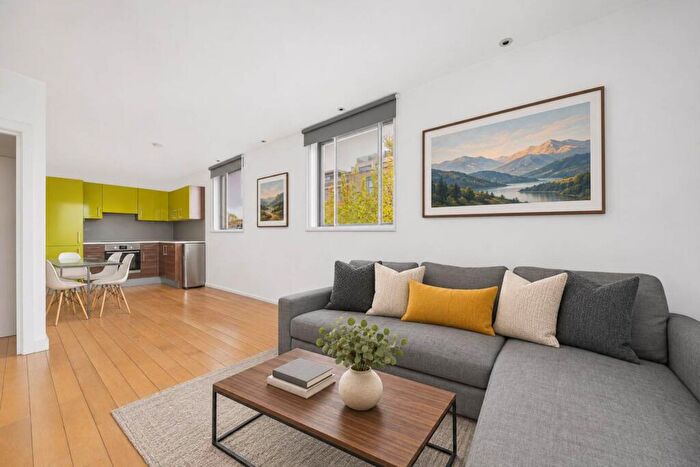 1 Bedroom Apartment To Rent In Pentonville Road, Islington, N1