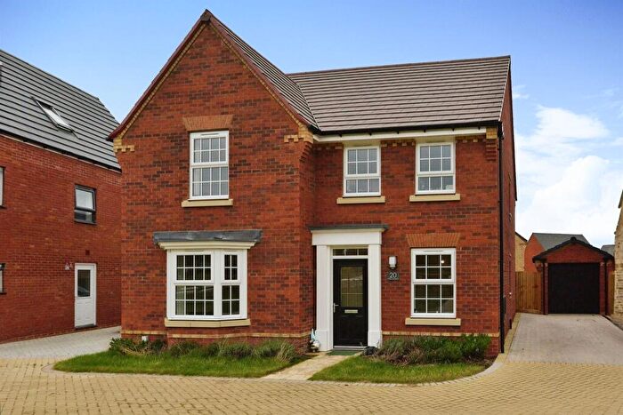 4 Bedroom Detached House For Sale In Flora Garden, Fairfields, Milton Keynes, MK11