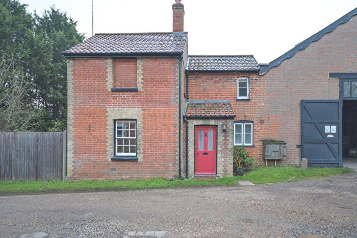 3 Bedroom Detached House To Rent In Blyth Cottage, CM23