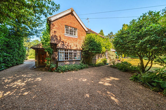 4 Bedroom Detached House For Sale In Mutton Hill, Dormansland, Lingfield, RH7