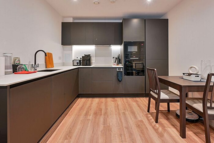 1 Bedroom Flat For Sale In Farrier Place, North Kingston, Kingston Upon Thames, KT2