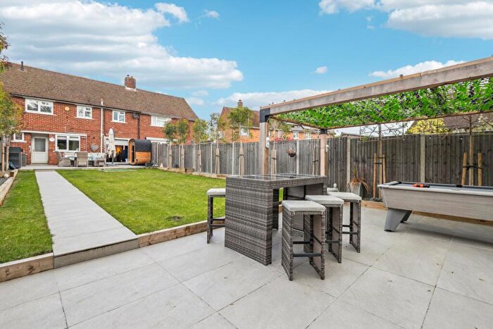 3 Bedroom Terraced House For Sale In Wheatley Road, Welwyn Garden City, Hertfordshire, AL7