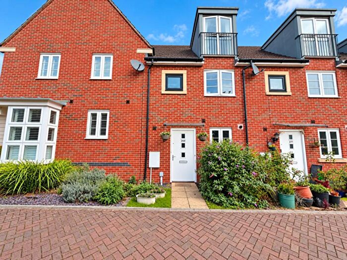 3 Bedroom Terraced House For Sale In Sinclair Drive, Basingstoke, RG21