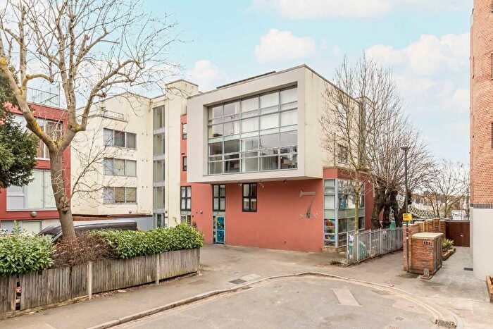 1 Bedroom Flat To Rent In Elm Grove, Wimbledon, SW19