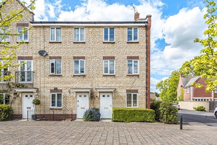 3 Bedroom Property To Rent In Grebe Road, Bicester, OX26