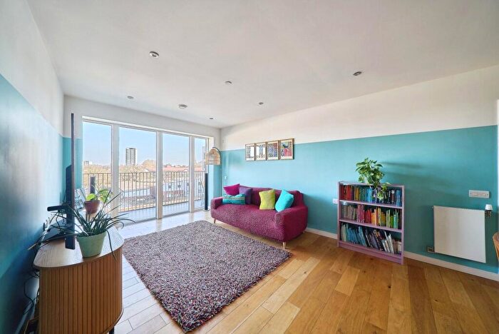 2 Bedroom Flat For Sale In Prospect Row, London, London, E15