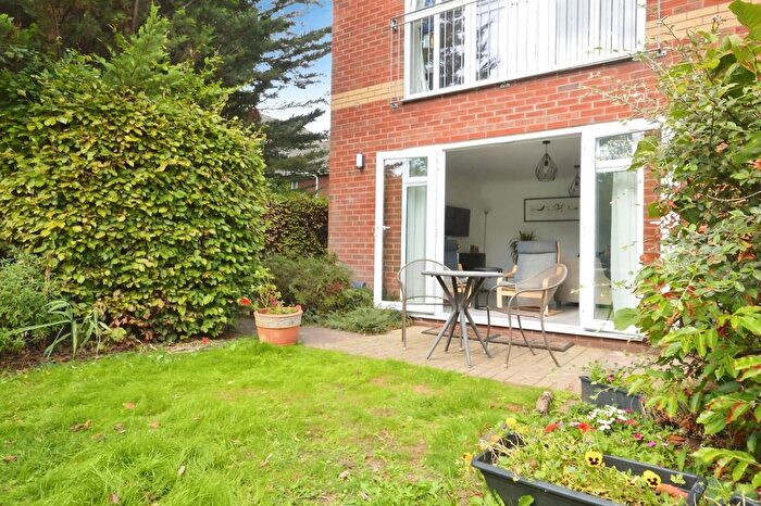 2 Bedroom Flat For Sale In Retail Park Close, Exeter, Devon, EX2