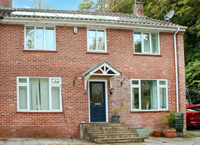 3 Bedroom Semi-Detached House For Sale In Tower Hill, Thorpe St Andrew, NR7