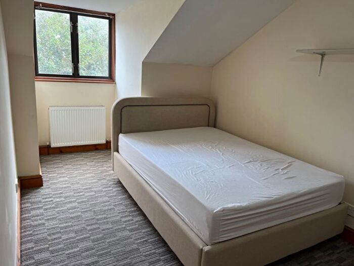 2 Bedroom Flat To Rent In Station Road, London, E7