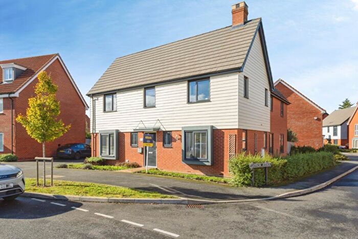 4 Bedroom Detached House For Sale In Aspen Drive, Wymondham, Norfolk, NR18